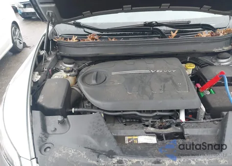 2017 Jeep Cherokee Latitude 4X4 из США, поврежденный, VIN 1C4PJMCS4HW575145